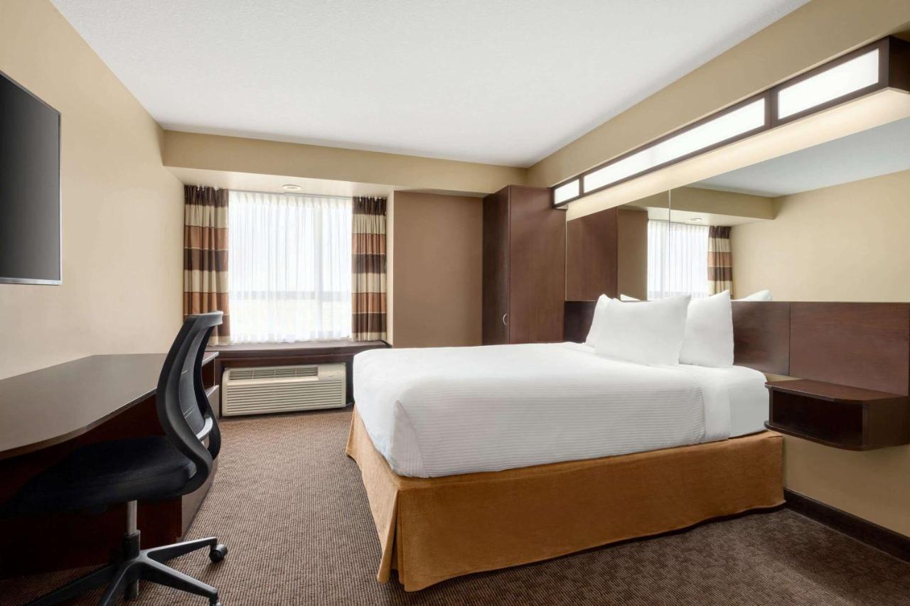 Microtel Inn And Suites By Wyndham Weyburn Exterior photo