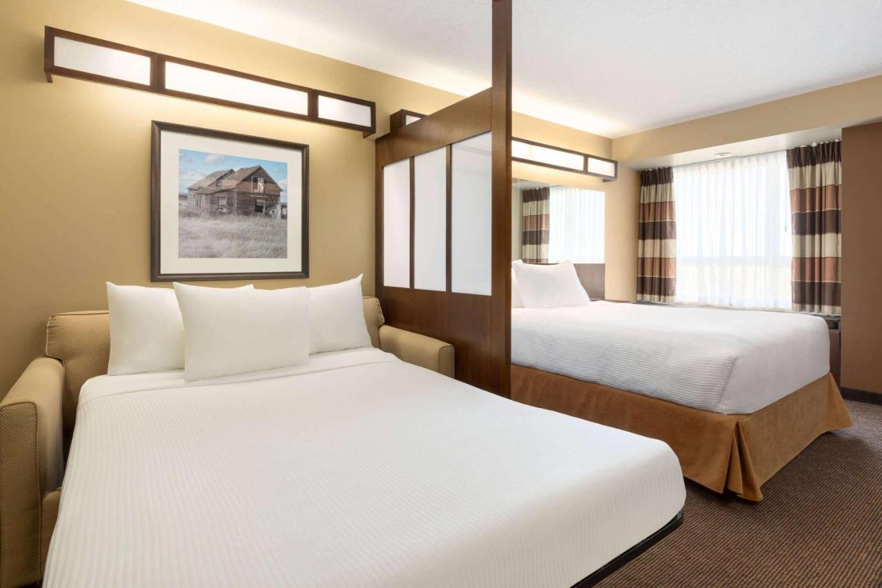 Microtel Inn And Suites By Wyndham Weyburn Exterior photo