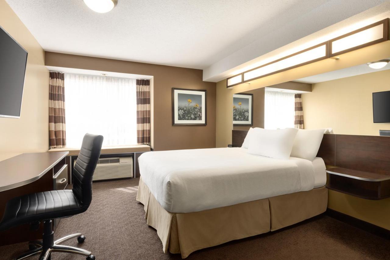 Microtel Inn And Suites By Wyndham Weyburn Exterior photo