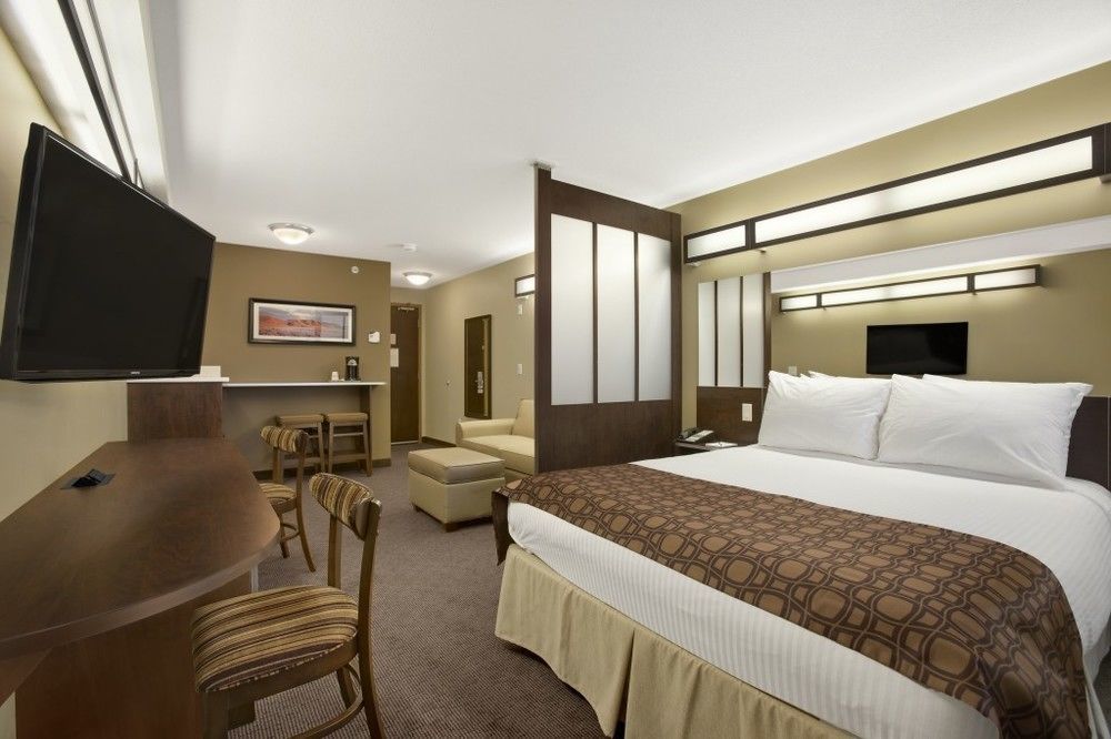 Microtel Inn And Suites By Wyndham Weyburn Exterior photo