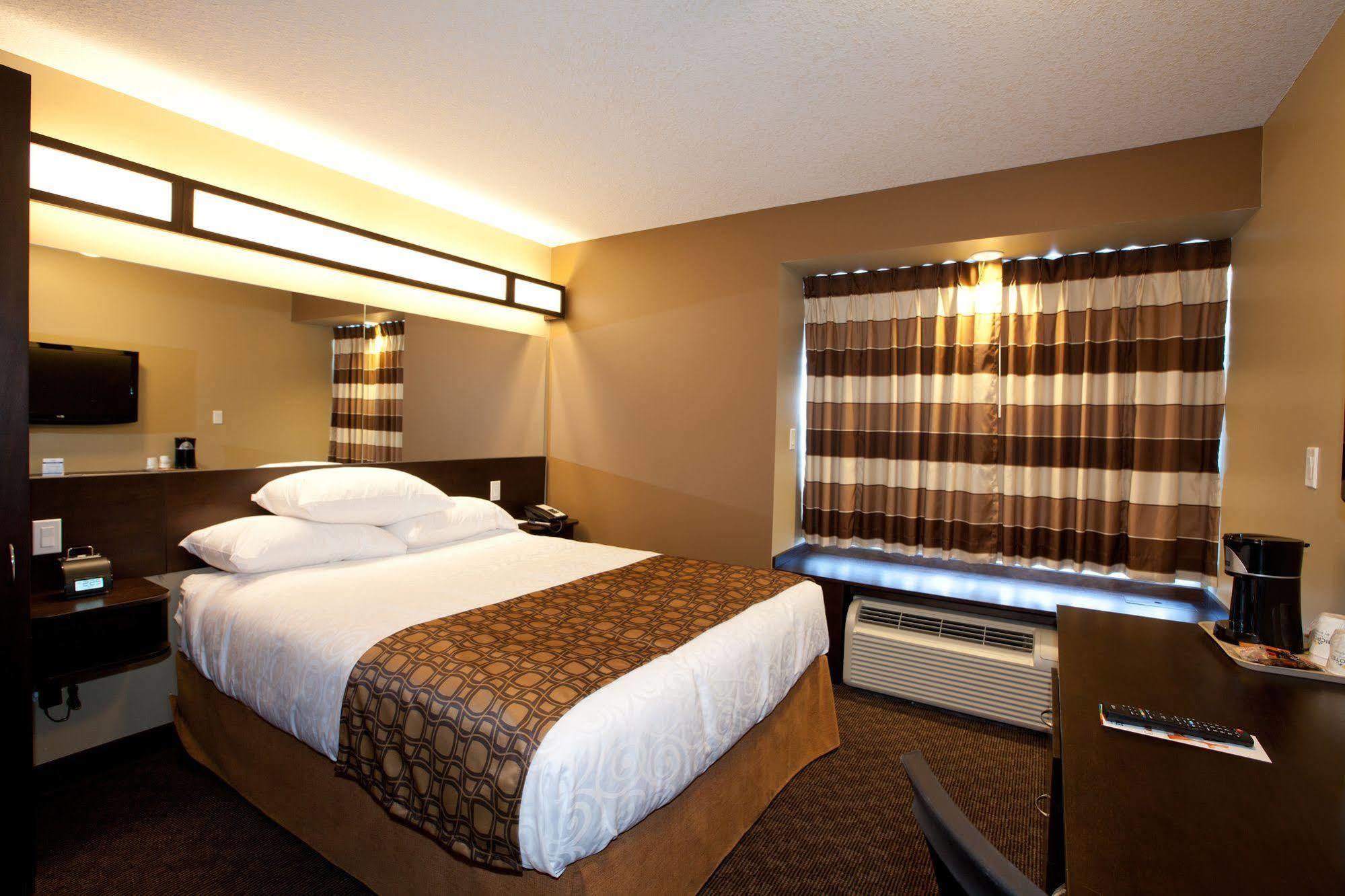 Microtel Inn And Suites By Wyndham Weyburn Exterior photo